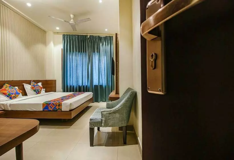 Fabhotel Royal Palace Ii