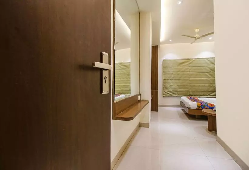 Fabhotel Royal Palace Ii