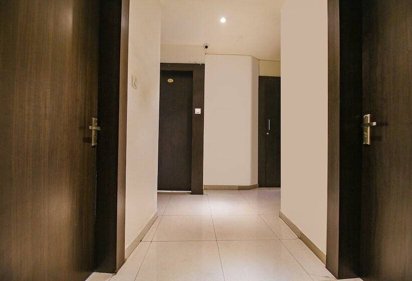 Fabhotel Royal Palace Ii