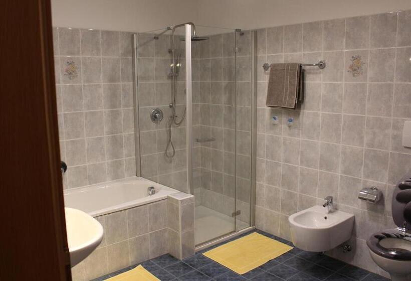 酒店 Almresidenz Unterrain Zum Hartl  1 Km By Car Distance Ski Slopes Kronplatz