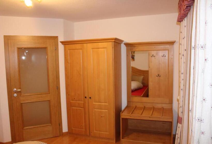 酒店 Almresidenz Unterrain Zum Hartl  1 Km By Car Distance Ski Slopes Kronplatz