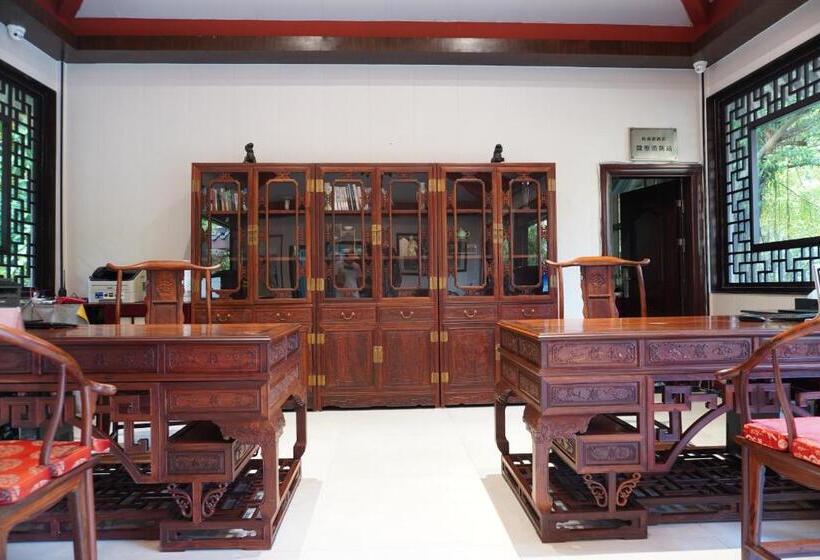 Guilin Yi Characteristic Hotel Coltd