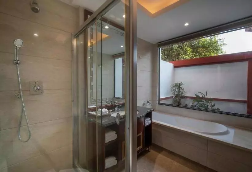 Guilin Yi Characteristic Hotel Coltd