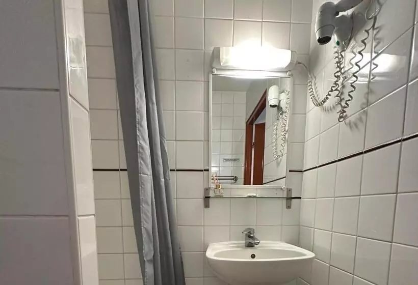 Hotelli Hôtel Victor Hugo