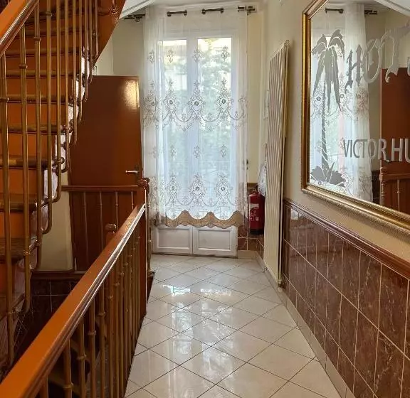Hotelli Hôtel Victor Hugo