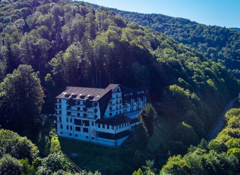 فندق Valea Cu Pesti