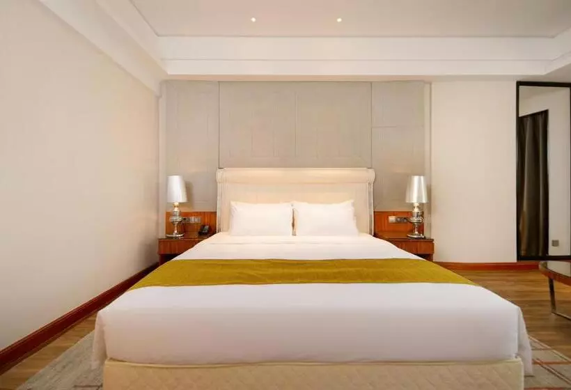 Hotelli Zhongshan Phoenix By Funyard