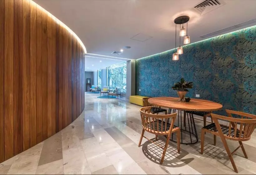 Lovely And Homely 2 Br With Ocean View