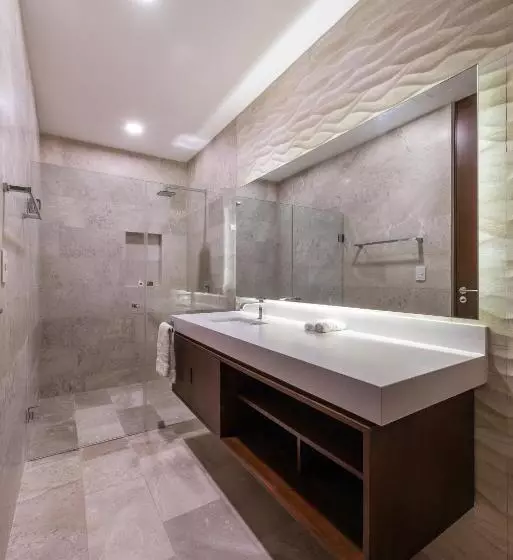 Lovely And Homely 2 Br With Ocean View