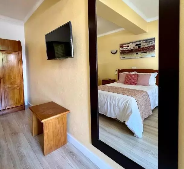 ペンション Costa Brava Alojamento