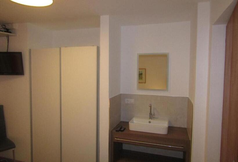 بنسيون Haus Christopherus