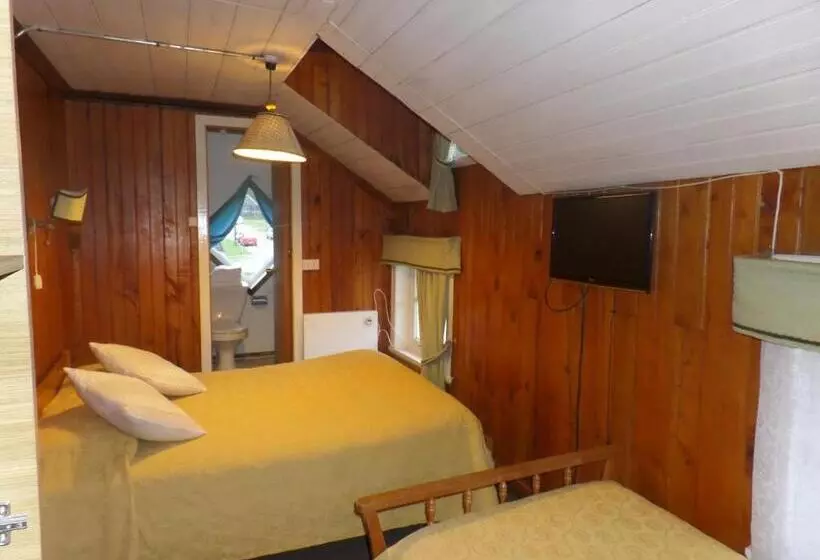 ペンション Hostal Y Cabañas Villa Germana