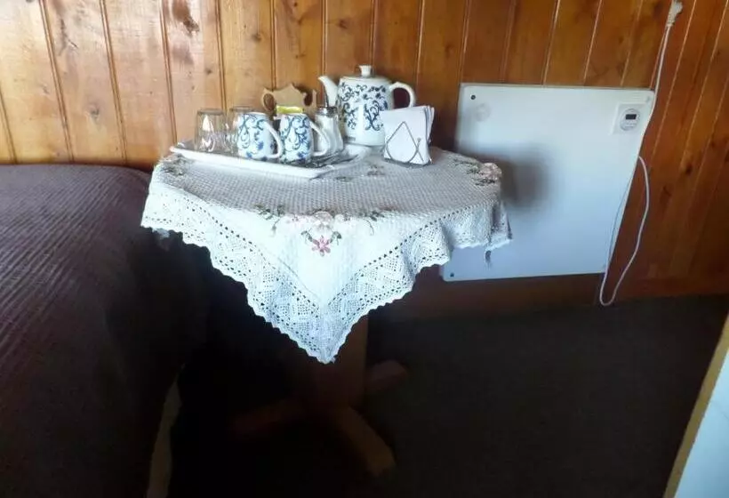 ペンション Hostal Y Cabañas Villa Germana