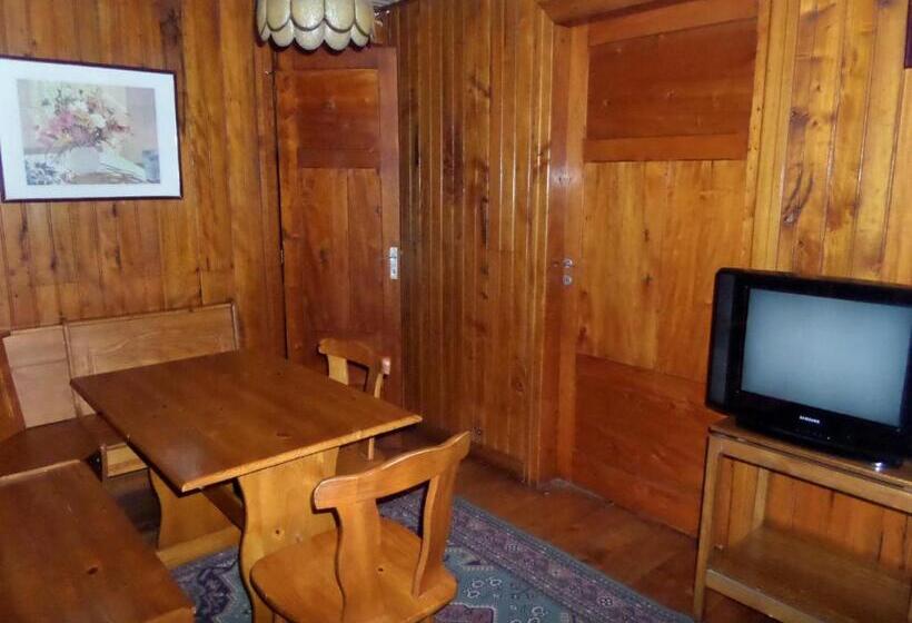 پانسیون Hostal Y Cabañas Villa Germana