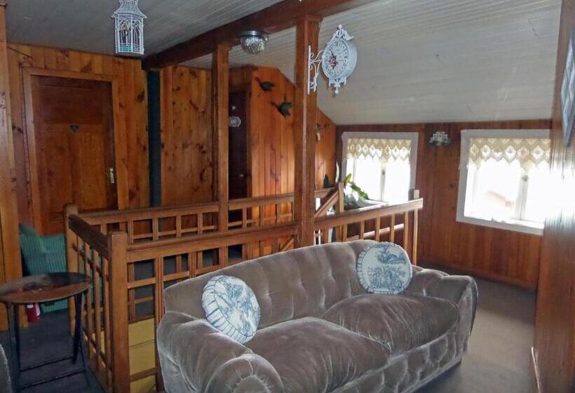 پانسیون Hostal Y Cabañas Villa Germana