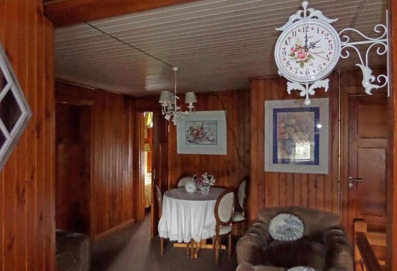 پانسیون Hostal Y Cabañas Villa Germana