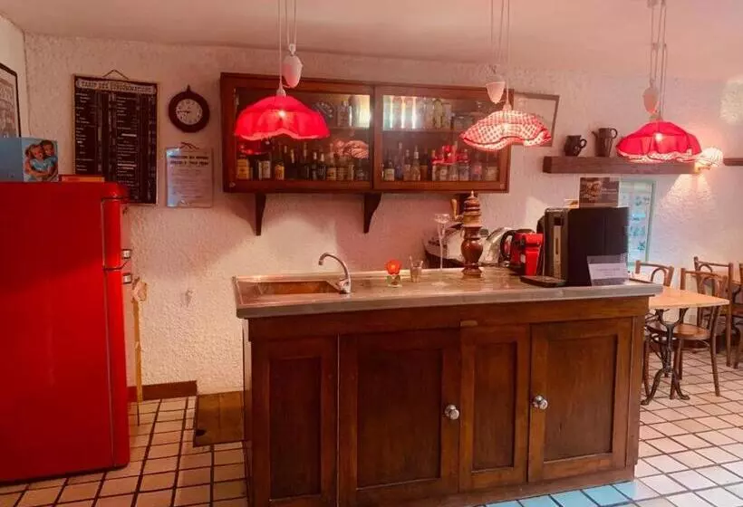 Majatalo Le Castel Blanc