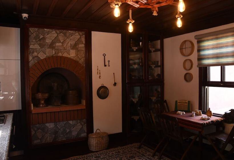 بنسيون Necati Bey Konak Otel