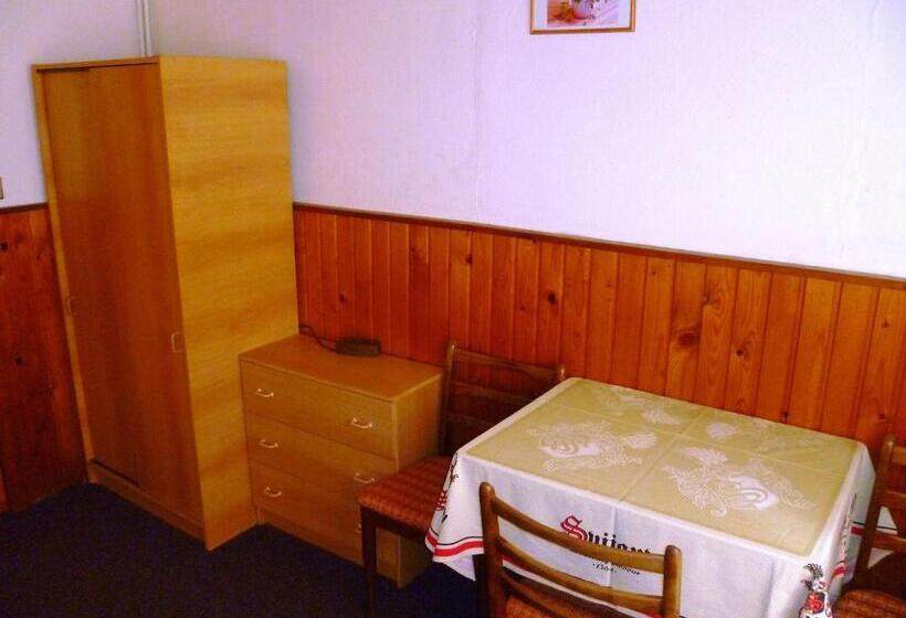 Majatalo Penzion Pod Studenovem