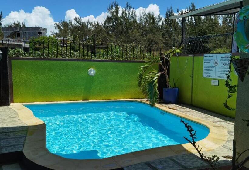 פנסיון Ushpav Villa