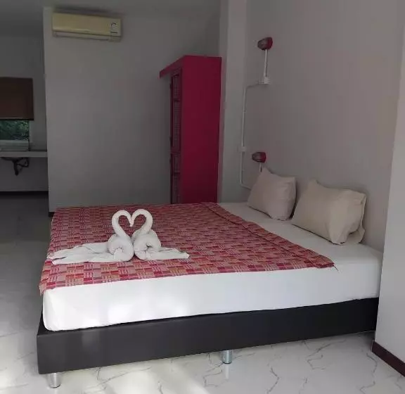 Lomakeskus Khaolak Summer House 2