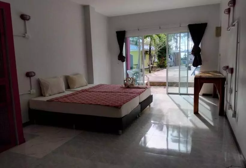 Lomakeskus Khaolak Summer House 2