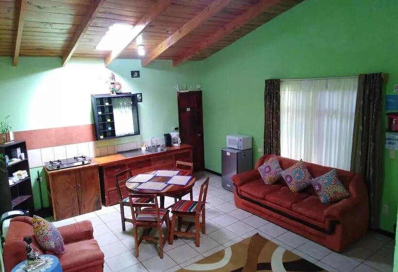 Aamiaismajoitus (B&B) Cassidini House