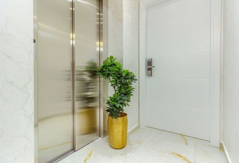 ベッドアンドブレックファースト Irini Luxury Rooms