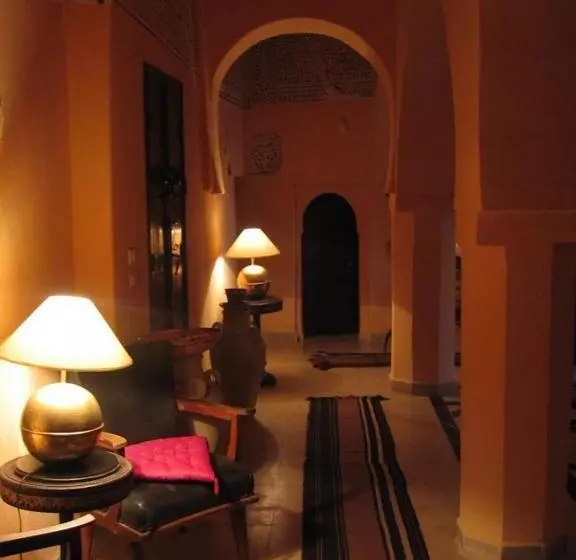 تختخواب و صبحانه Riad Dar El Caid Palais Xiii Siecle