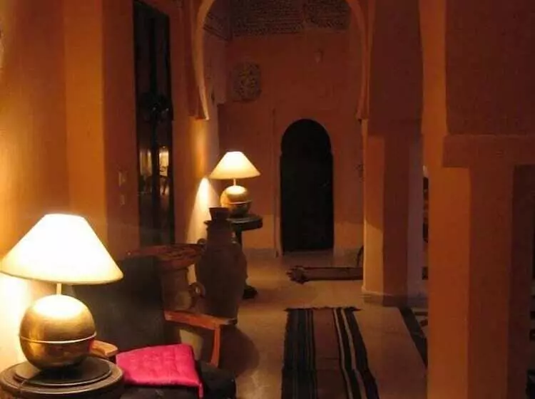تختخواب و صبحانه Riad Dar El Caid Palais Xiii Siecle