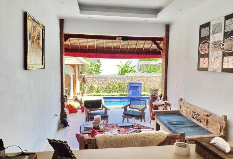 호텔 Villa Taman Pesona