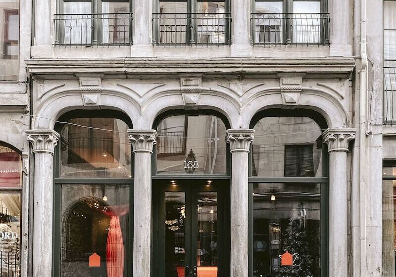 Отель Le Petit Hôtel Vieux Montréal | Notre Dame