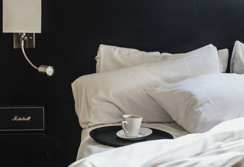 Отель Le Petit Hôtel Vieux Montréal | Notre Dame