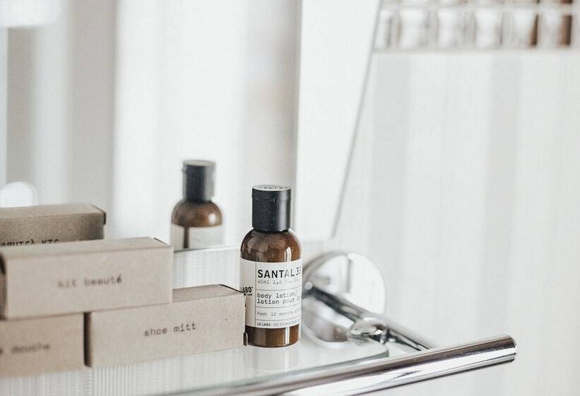 Отель Le Petit Hôtel Vieux Montréal | Notre Dame