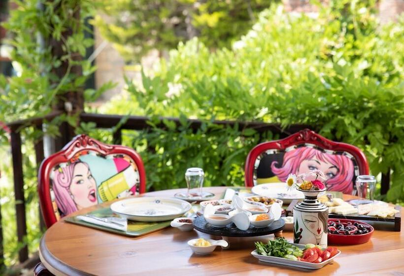 Moncheri Butik Otel & Restoran