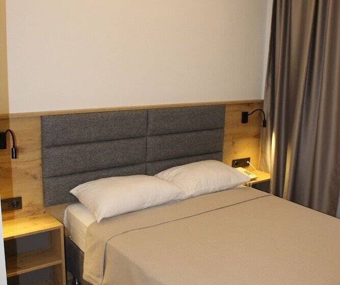 פנסיון Buyukada Hotel Carla