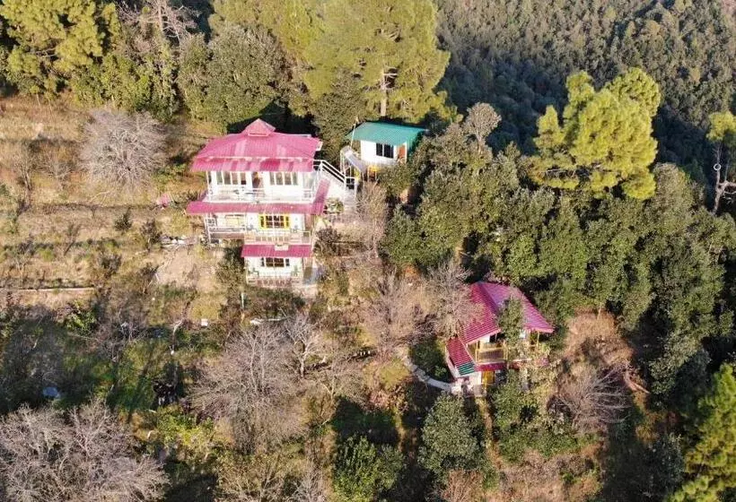 Lomakeskus Neelkanth Retreat Mukteshwar