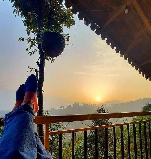 Resort Neelkanth Retreat Mukteshwar