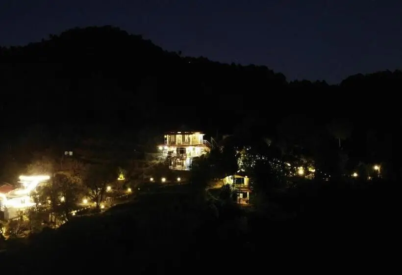 リゾートホテル Neelkanth Retreat Mukteshwar