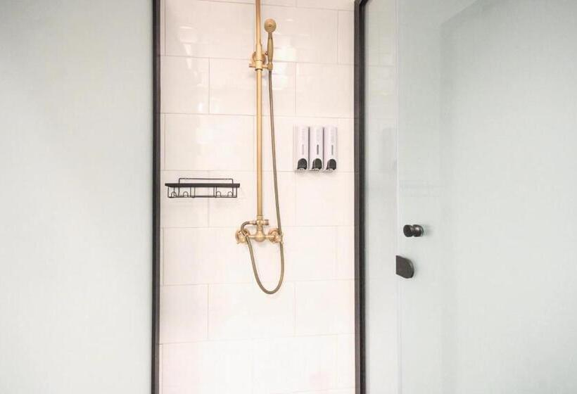 هاستل Bed In Mixed Room Herold Homes