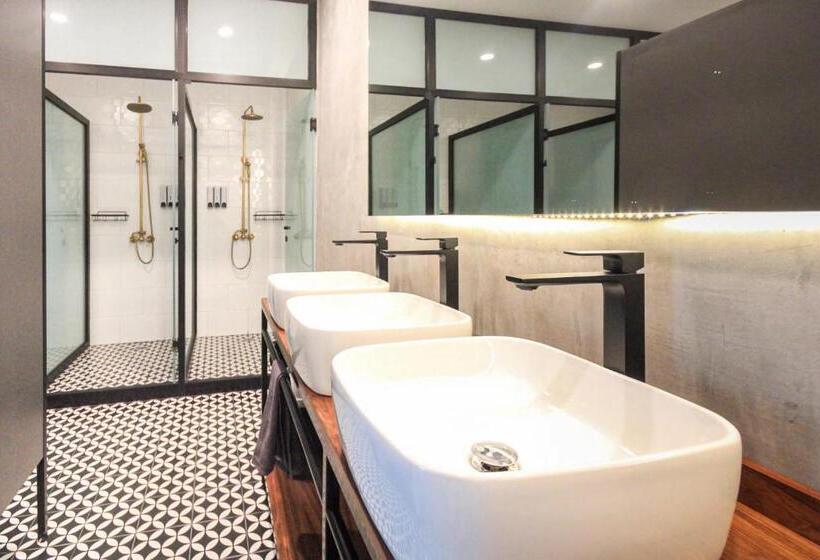 هاستل Bed In Mixed Room Herold Homes