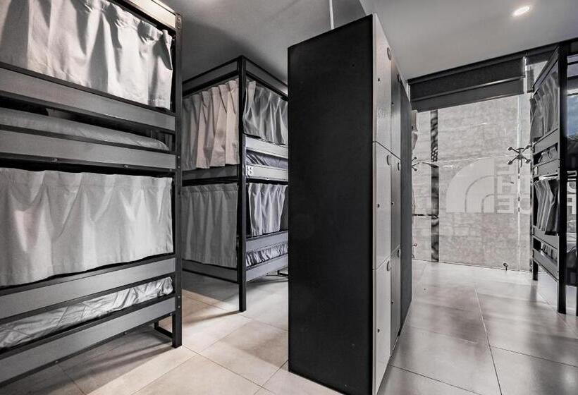 هاستل Bed In Mixed Room Herold Homes