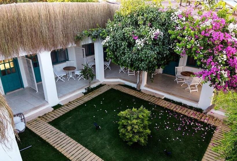 Avlu Butik Otel Palamutbükü