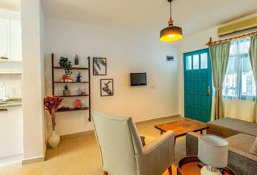 Avlu Butik Otel Palamutbükü