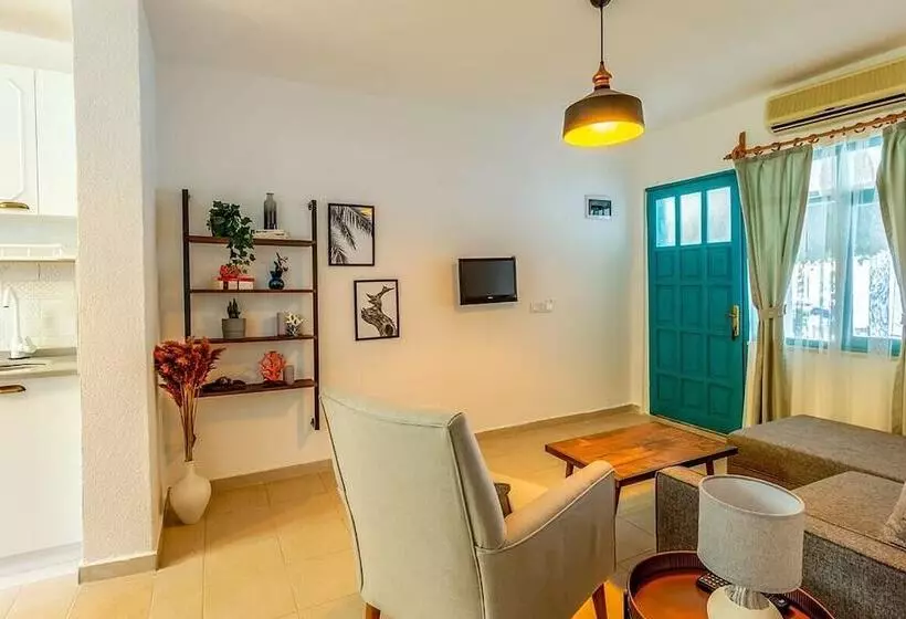 Avlu Butik Otel Palamutbükü