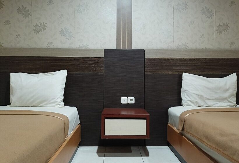 Collection O 93163 Hotel Grand Kartika