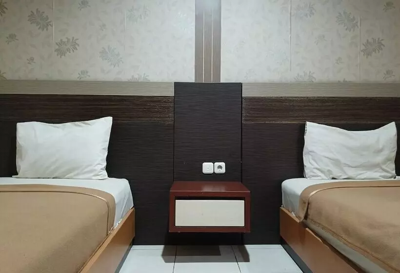 Collection O 93163 Hotel Grand Kartika