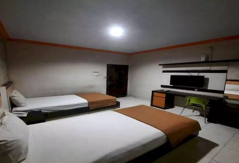 Collection O 93163 Hotel Grand Kartika