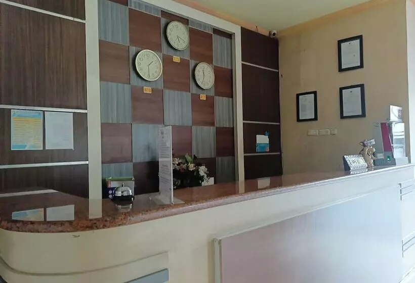 Collection O 93163 Hotel Grand Kartika