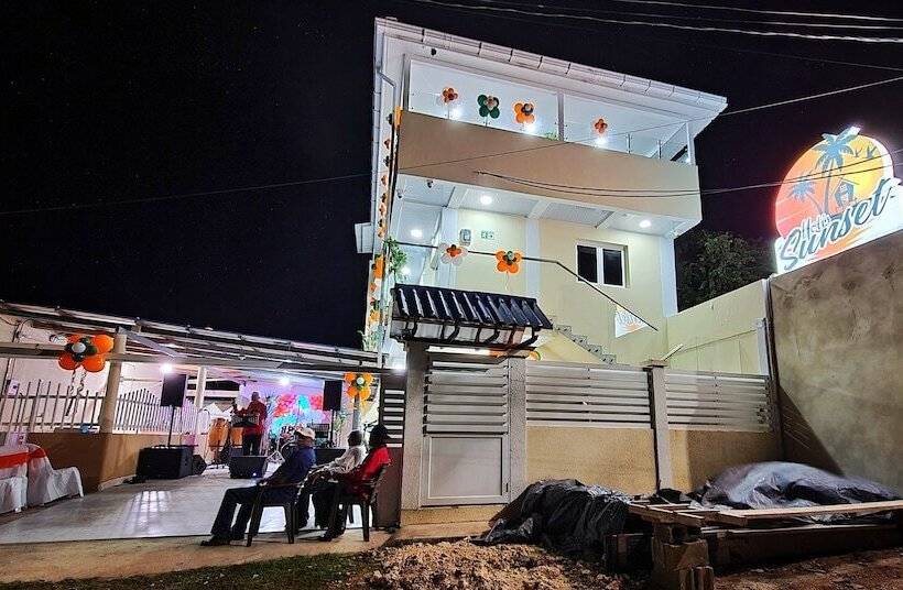 Gæstgiveri Holis Sunset